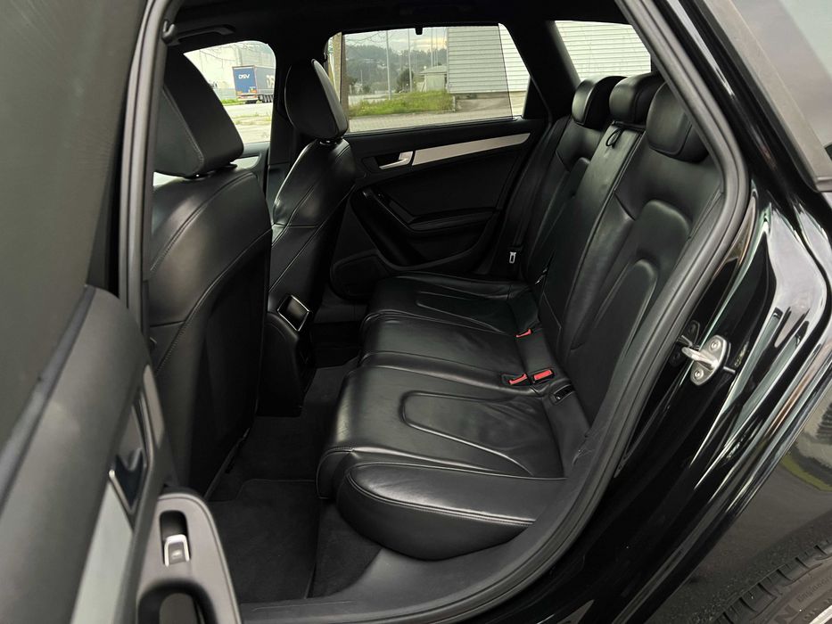 Audi A4 Avant 2.0TDI 177CV Full S-Line (Interior/Exterior)