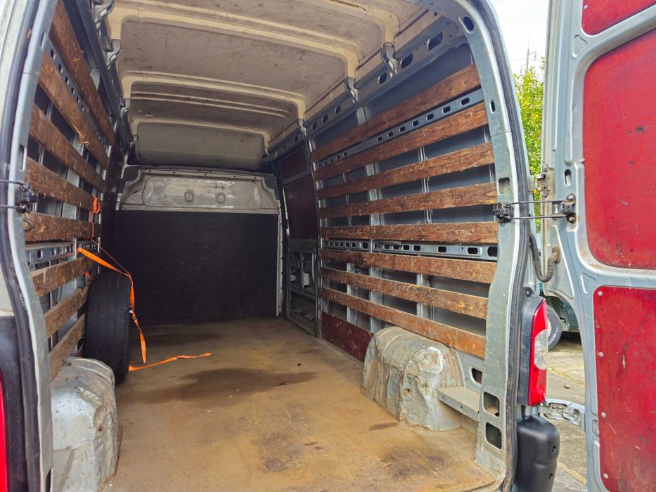 Renault Master 2.5 dCi 150 – (Longa e Alta)