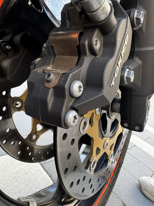 suzuki gsr 600!!!