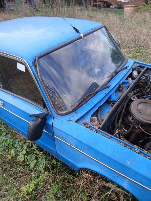 Продам авто ваз 2103