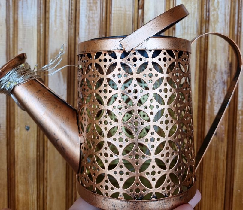 Декор підсвітка лійка на сонячній батареї