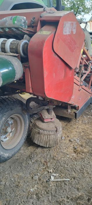 Kombajn do trawy w rolkach Turfy Tick