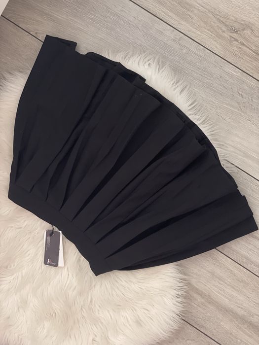 Базова чорна спідниця, розмір s-m