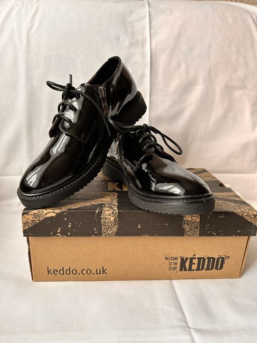 Лаковані, бомбезно красиві оксфорди