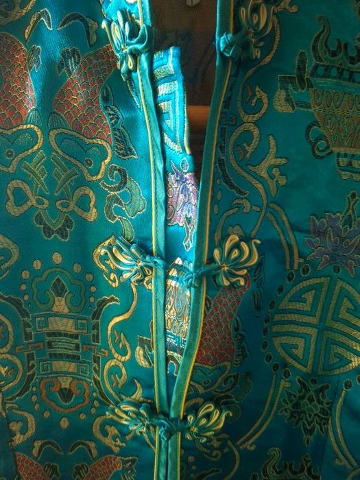 Жіночий китайський костюм у східному стилі