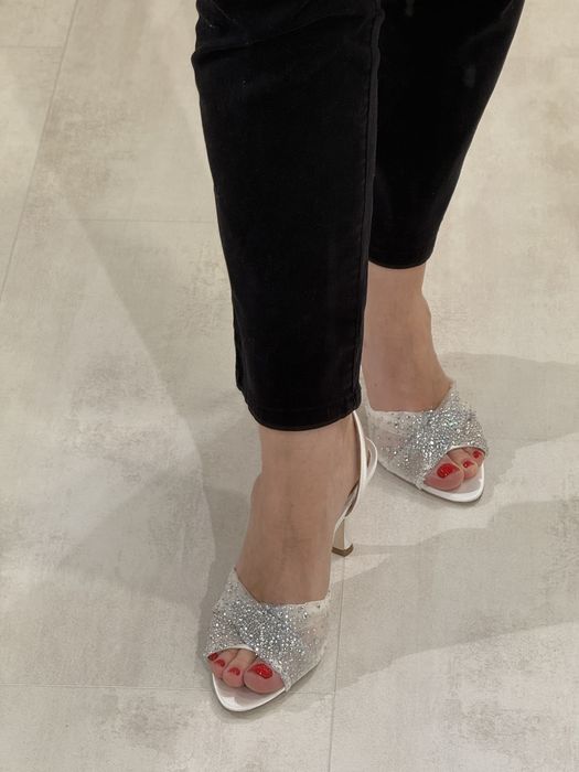 Весільні босоніжки Badgley Mischka Cameryn — нові , 9US