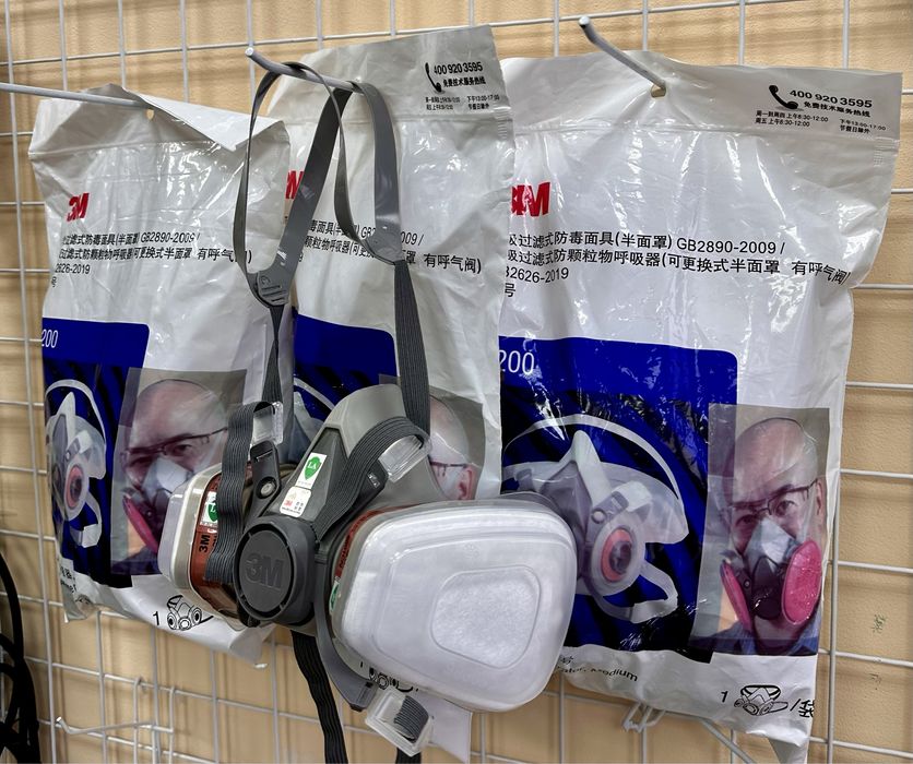 Маска респіратор респиратор 3М напівлицьова, розмір М, універсальний