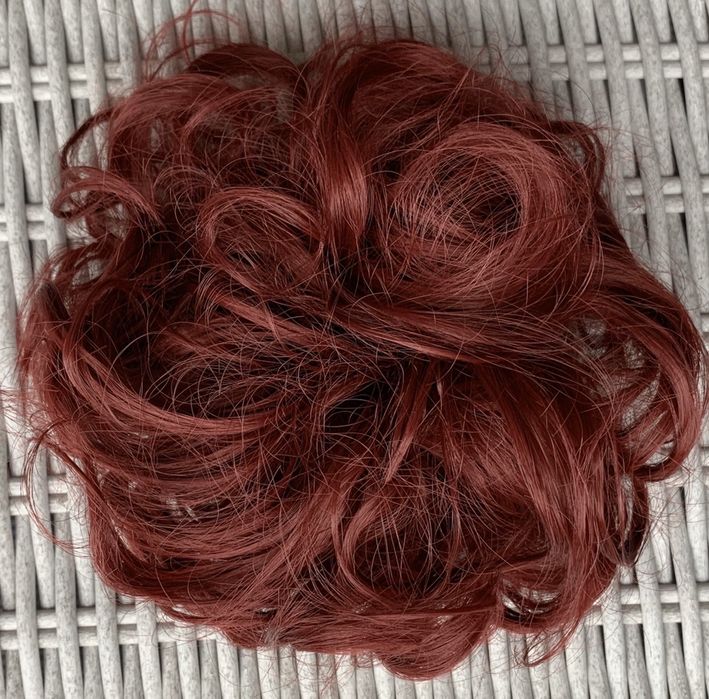 Premium Ultra włosy doczepiane, mahoń, kok na gumce 223.