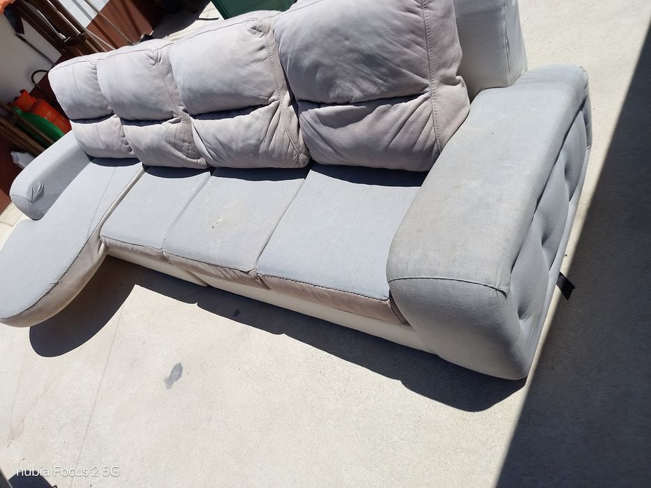 Sofa chaise longue  com dois bancos centrais  deslizantes