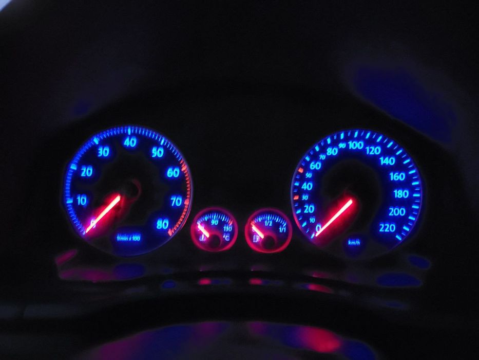 Volkswagen GOLF 5- 1,4Mpi бенз МКПП!