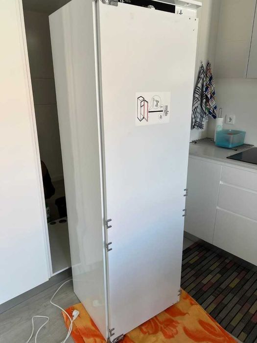 Frigorífico AEG SKE818E9ZC de encastrar em excelente estado!