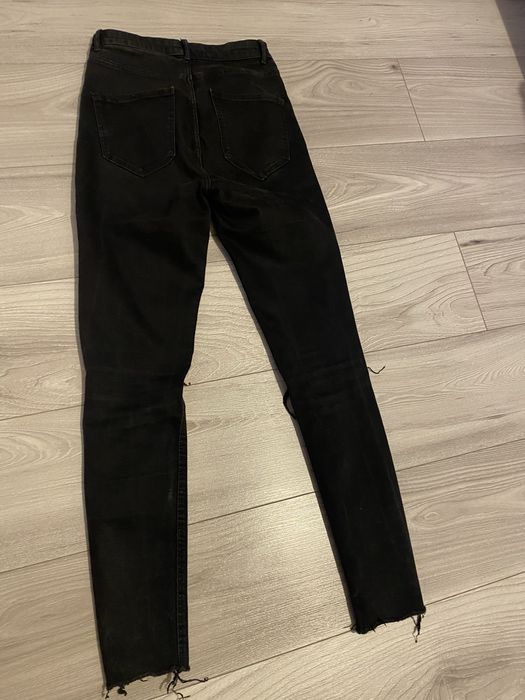 Jeansy z wysokim stanem zara