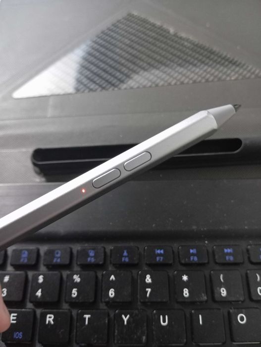 Teclado Bluetooth + Lenovo Pen, quase novo