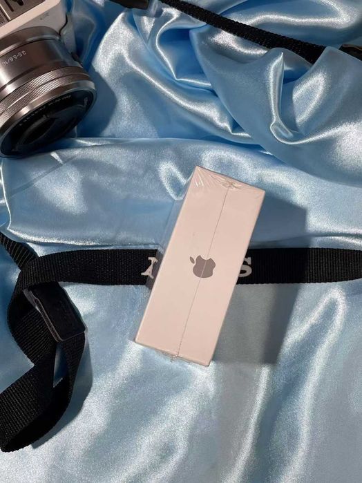 Nowe Zapakowane Słuchawki Bluetooth Apple AirPods 4