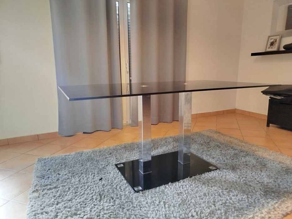 Mesa de Sala preta em vidro
