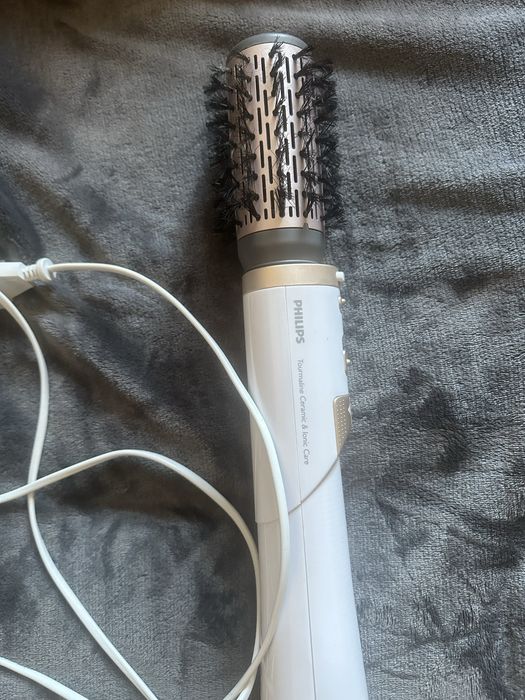 Продам Фен-щетку Philips