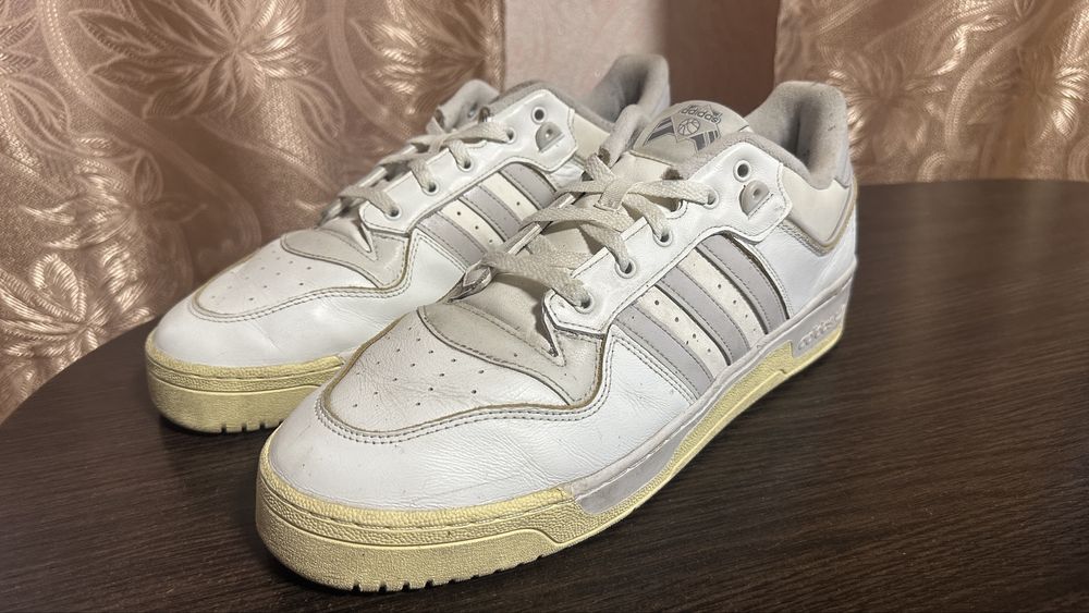 Кроссовки Adidas Rivalry Low 86 Shoes White GZ2556 оригинал