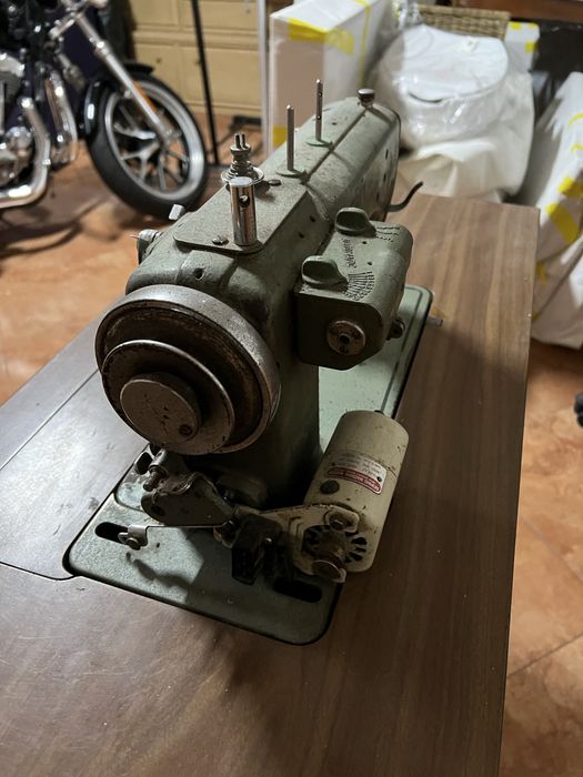 Maquina de costura singer e refrey