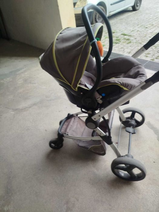 Carrinho bebé com ovinho