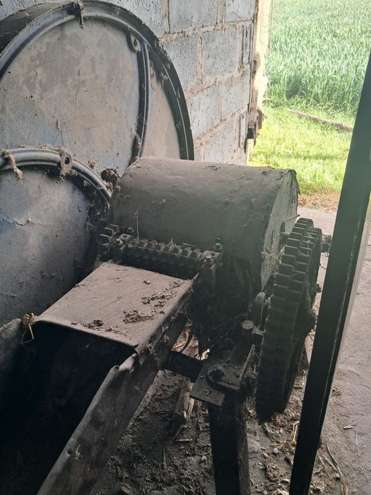 Sprzedam sieczkarnia 1976r kompletna w dobrym stanie