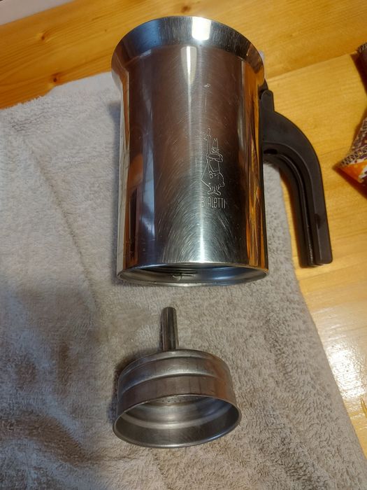 Kawiarka bialetti 450 ml , tz 10 filiżanek indukcja