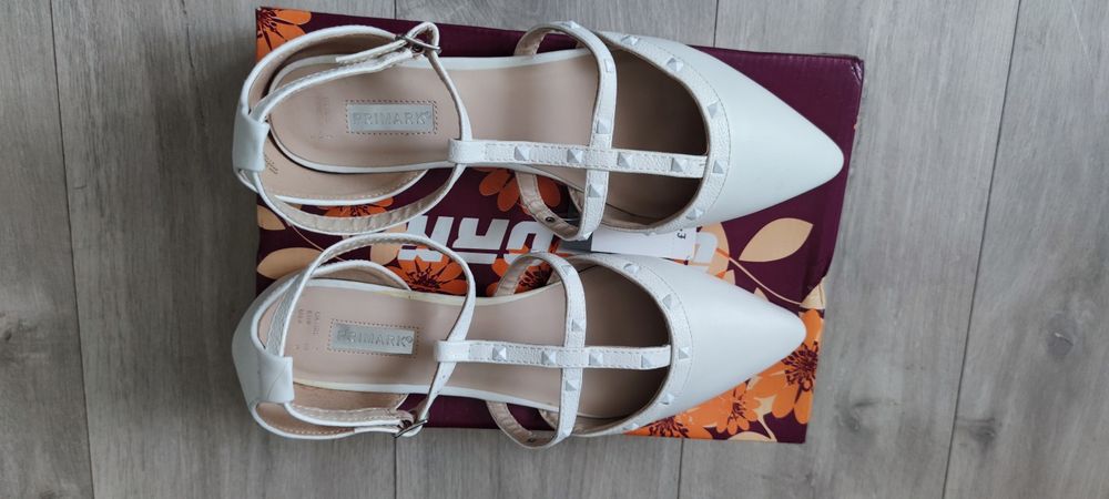 Nowe damskie buty białe rozmiar 40