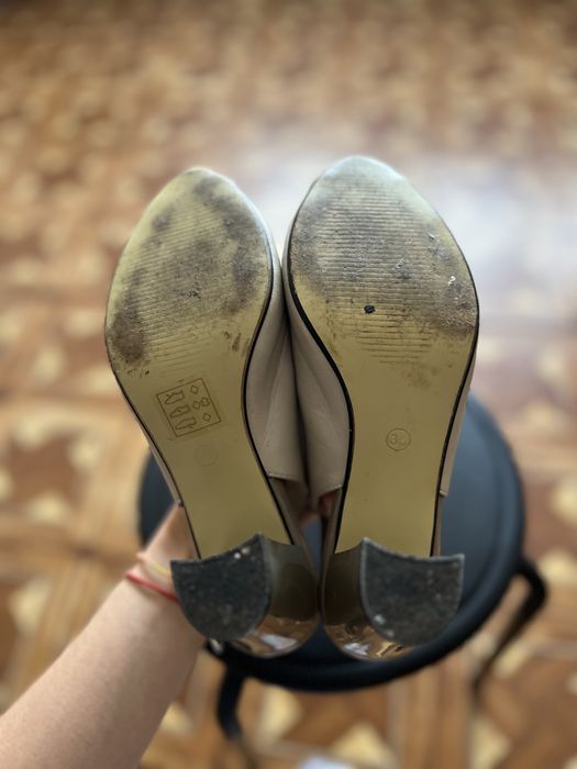 Продам босоножки