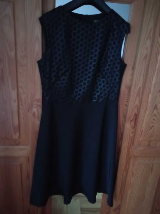 Sukienka czarna na sylwestra lub inne okazje