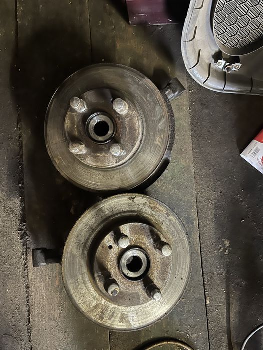 Барабаны ступицы мазда 323 bj в отличном состоянии