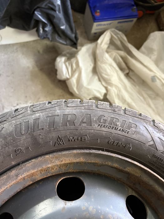Шини зимові Goodyear UltraGrip Performance gen1 205/55/r16