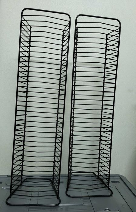 Estrutura metal para DVD