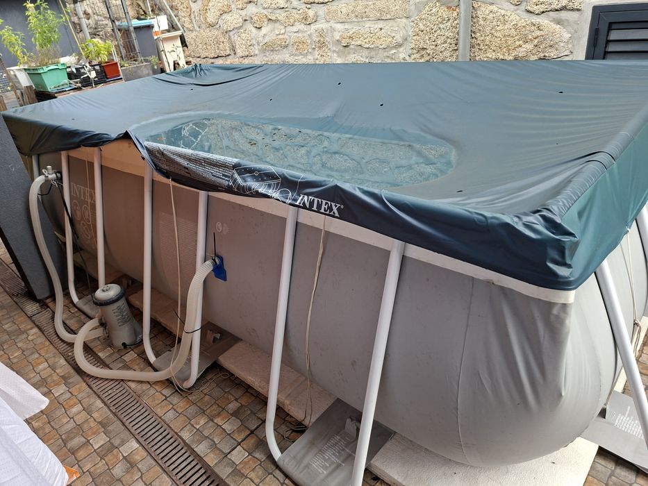 Piscina intex 400x200x100 bom estado