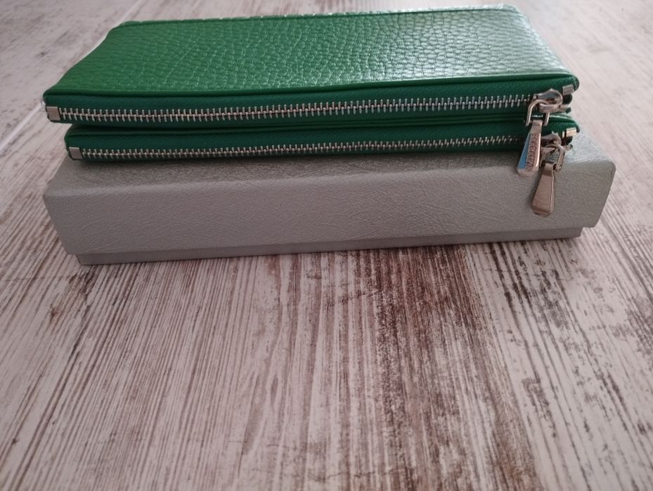 Женский купюрник.