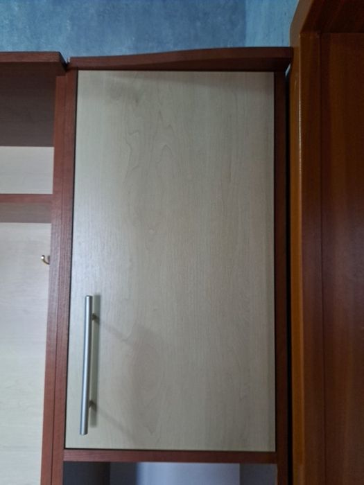 Меблі для передпокою.