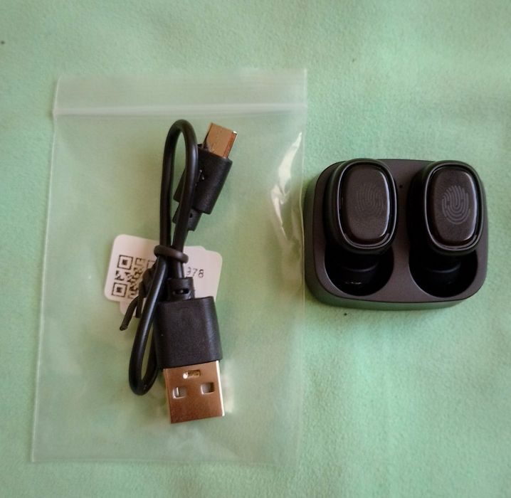 Бездротові навушники  Bluetooth .