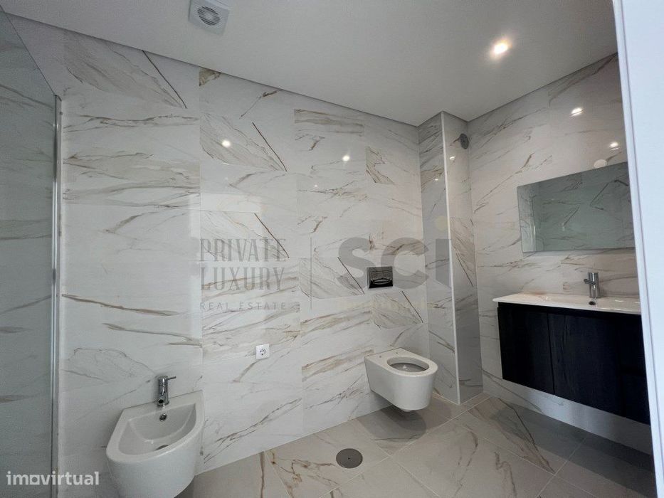 Apartamento Duplex T2+1 Qta da Fábrica | Garagem e varandas
