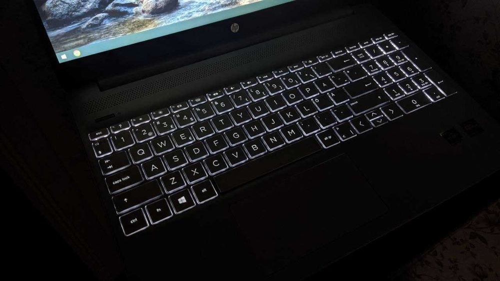 Ігровий / для роботи / HP / Ryzen 3 5300U / 8GB DDR4 / SSD m2 256GB