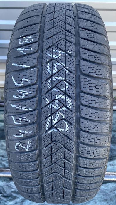 245/45/18 Pirelli SottoZero 3 MO H:BMW 100V