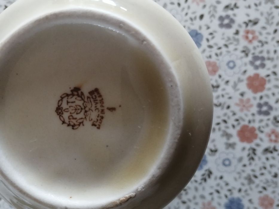 Ceramiczny mlecznik z ostami-Tułowicece