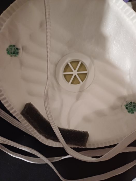 Maseczka ochronna z filtrem  FFP2