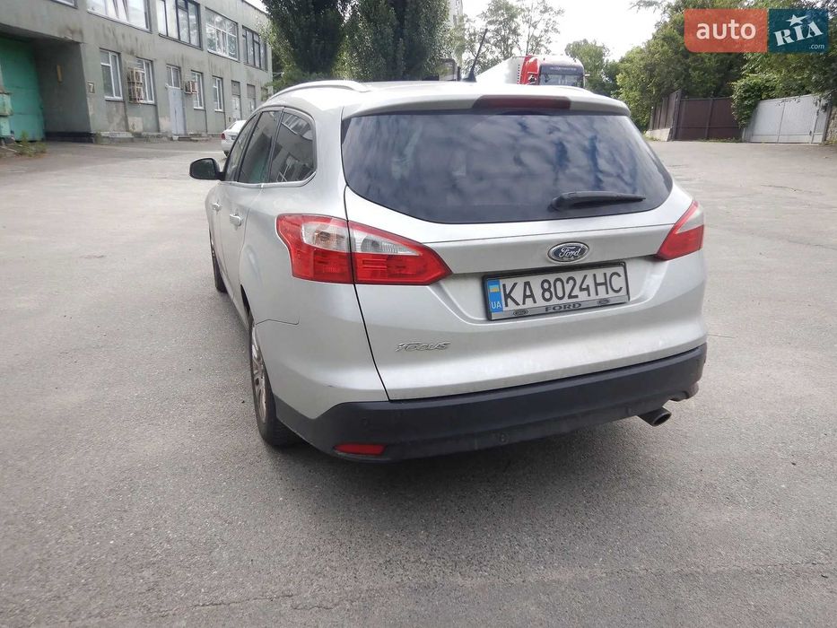 Ford Focus 2011 Автопаркування
