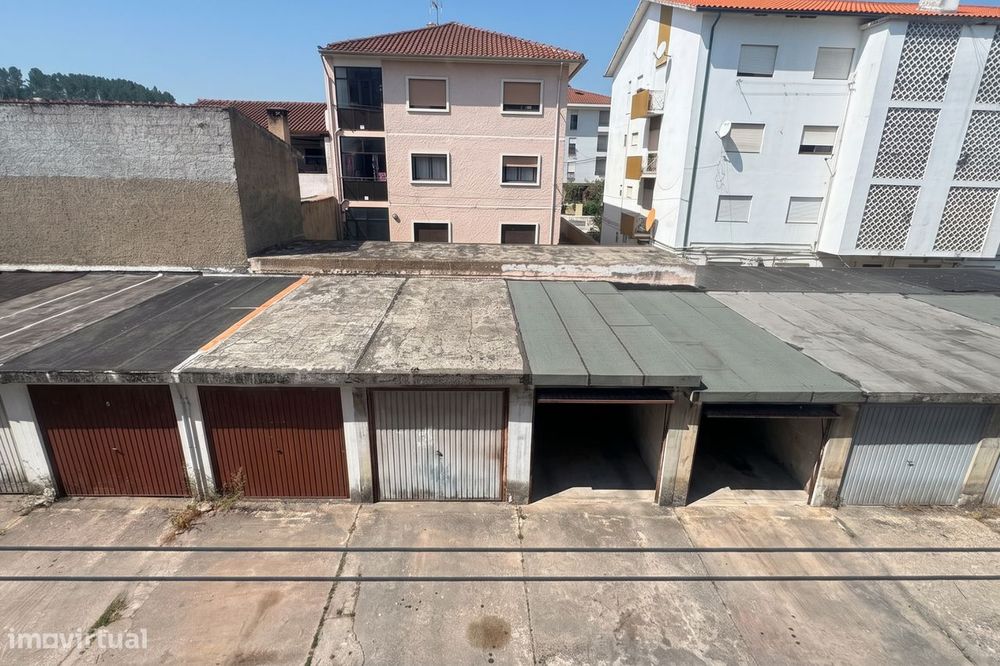Apartamento T2 em Anadia com Garagem