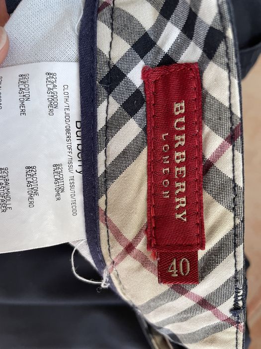 Calça Burberry azul escura com brilhantes