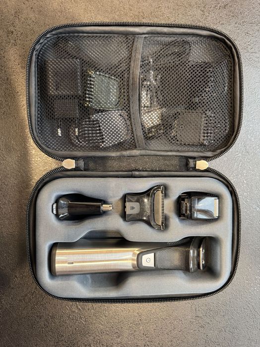 Philips Multigroom Series 7000 MG7770/15 – pełny zestaw