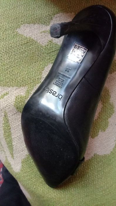 Продам женские туфли