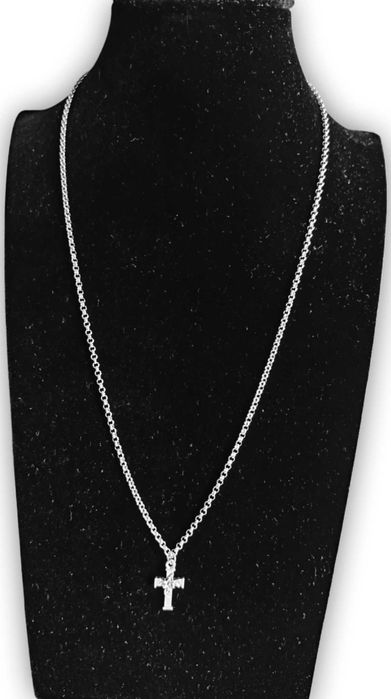 Prosty, delikatny łańcuszek ze stali chirurgicznej z Krzyżykiem. 55 cm