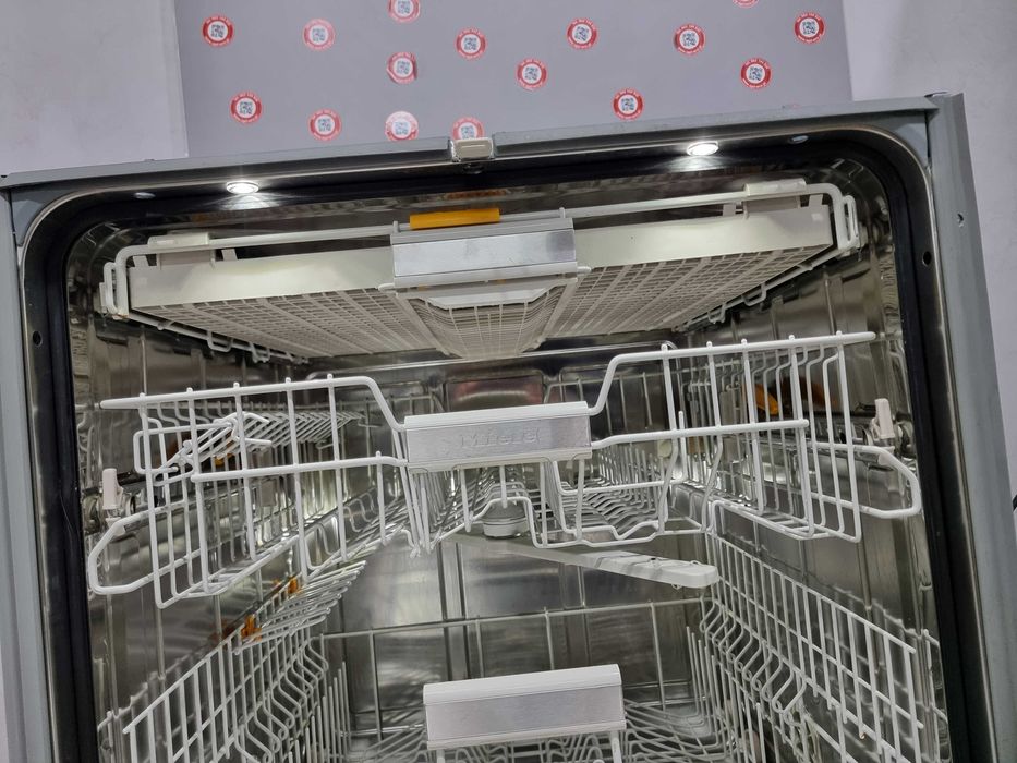 Zmywarka z widocznym panelem Miele G 6820 SCi, QuickPWash, AutoOpen