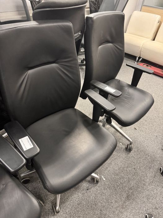 РАСПРОДАЖА офисной мебели столы стулья