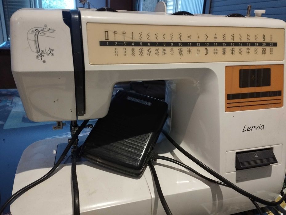 Maquina de costura portatil