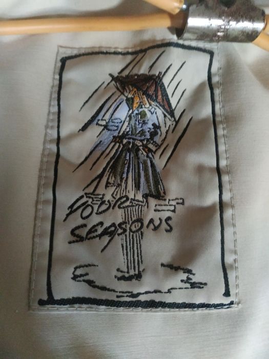 Продам куртку женскую For seasons